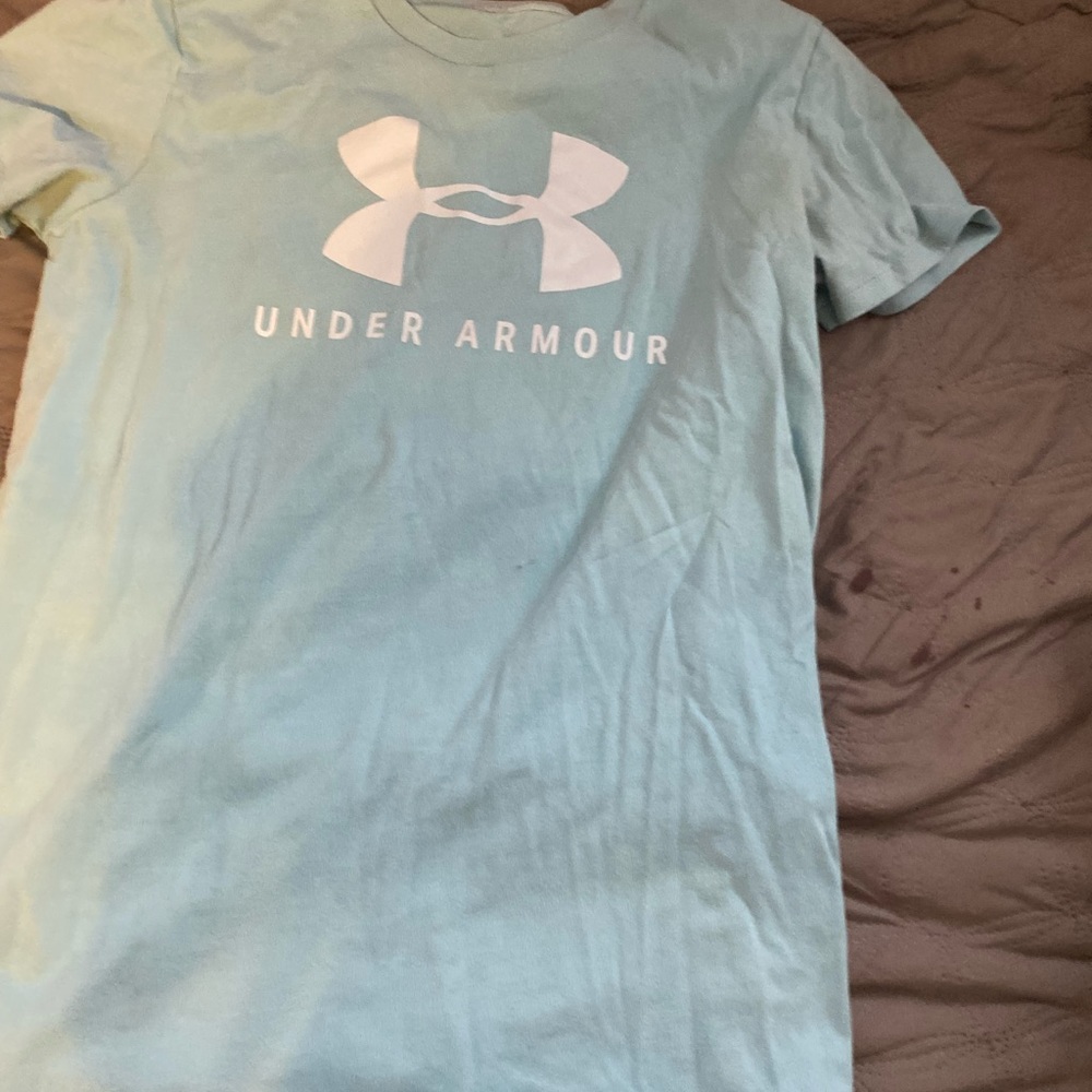 Under Armor t-shirt